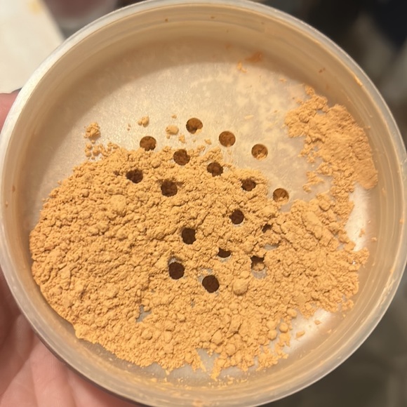 Anastasia Beverly Hills Loose Setting Powder - Deep Peach - Picture 3 of 4